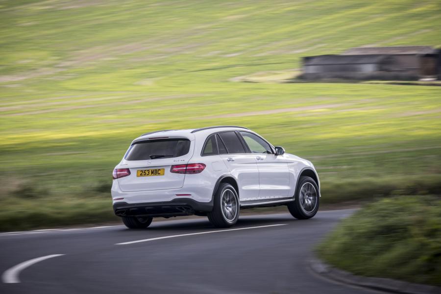  Mercedes-AMG GLC43 4Matic 2016 года  (UK) (фото 2 из 30)